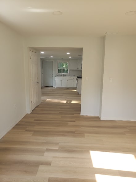 Building Photo - 3707 Blackstone Ave