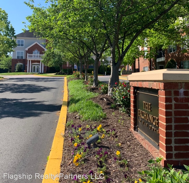 Building Photo - 1 br, 1 bath House - 4870 Einsenhower Ave ...