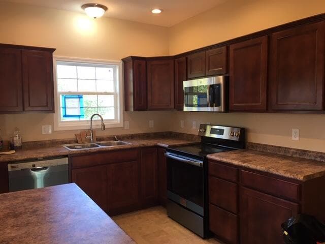 Building Photo - 976 Cobble Dr