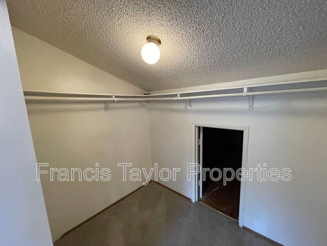 Building Photo - 13237 Sundance Ave