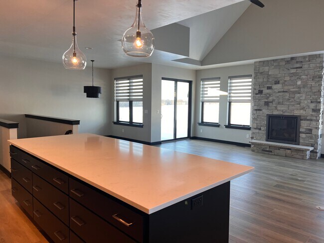 Building Photo - 2559 Farmington Way