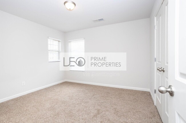 Building Photo - 156 Daisy Cir