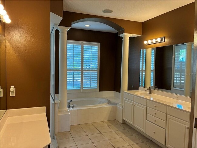 Building Photo - 16143 Ivy Lake Dr