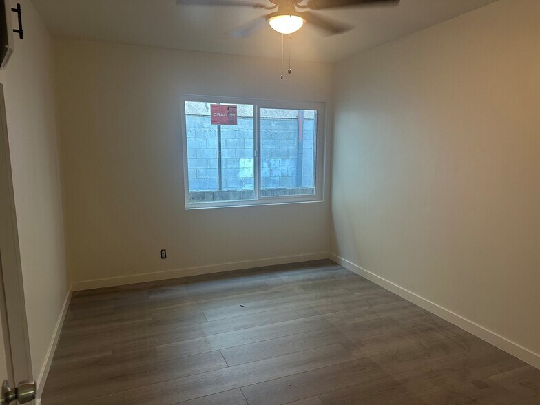 Building Photo - 209 W Palmer Ave