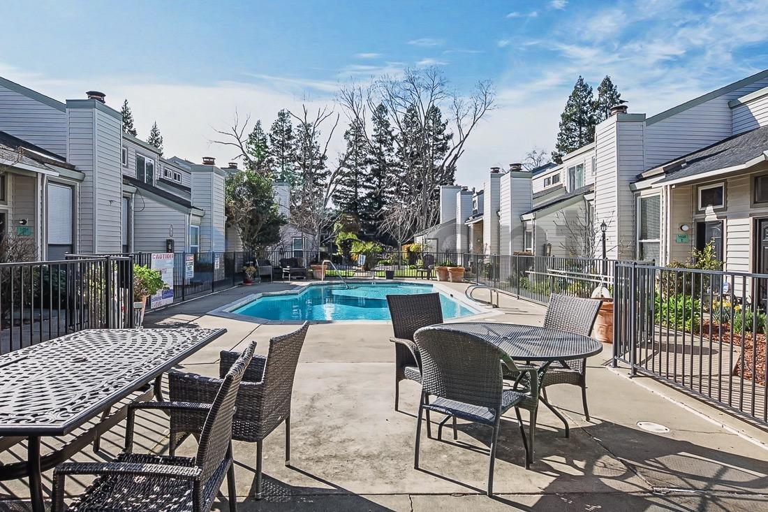 Building Photo - 1604 Hood Rd