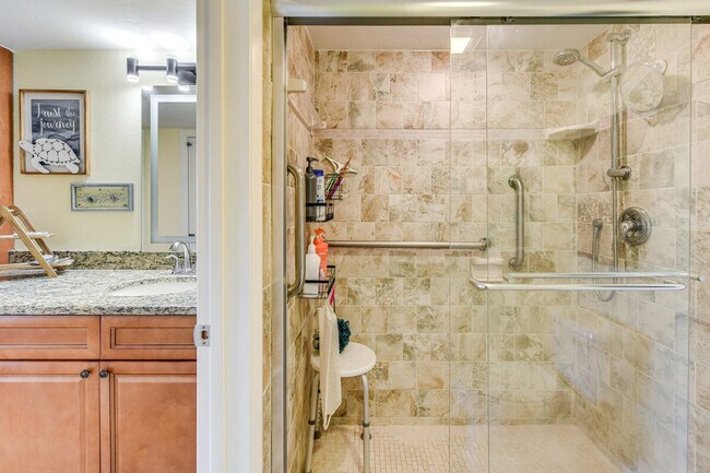 Building Photo - 12112 44th Ave W