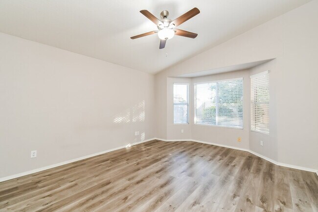 Building Photo - 1917 E Marquette Dr