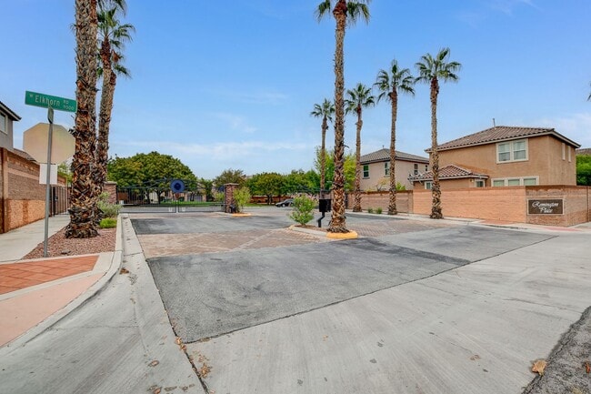 Building Photo - Beautiful 3 Bedroom in Gated Community!