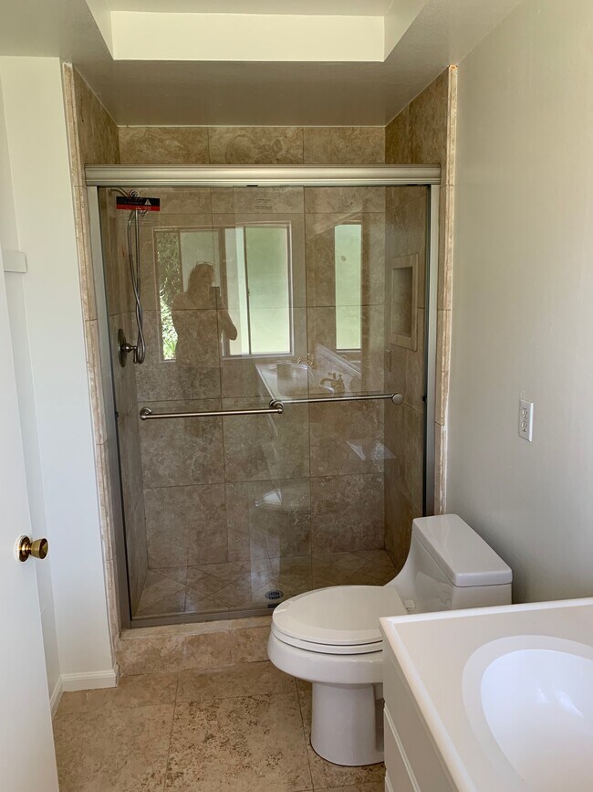Building Photo - 26622 Saddleback Dr