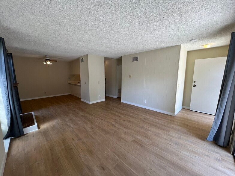 Building Photo - 28549 Conejo View Dr