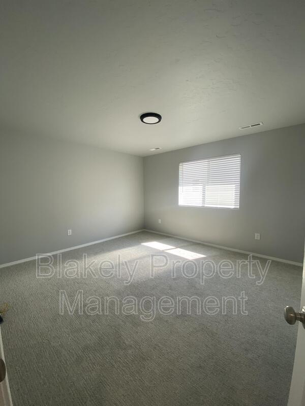 Building Photo - 1415 Carrol Town Wy