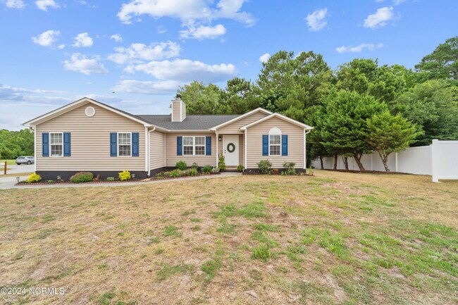 Primary Photo - 300 Gus Ct