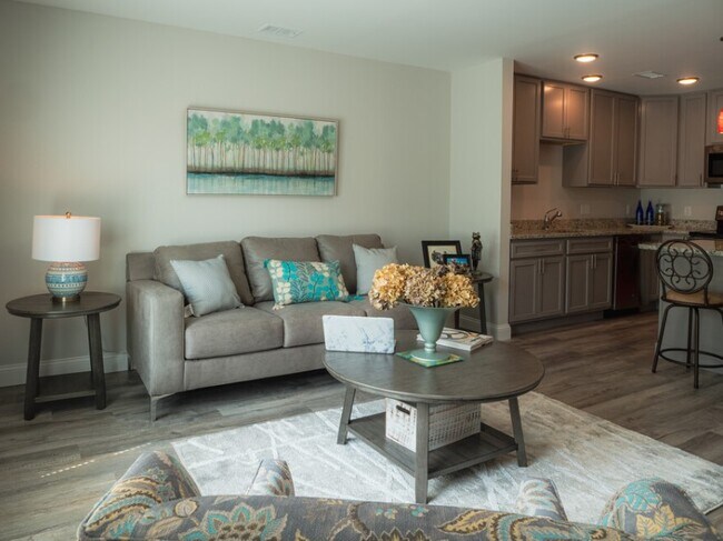 Building Photo - 7 Hospital Ave