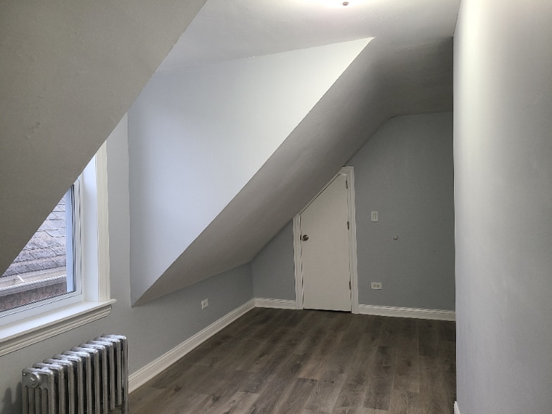 Building Photo - 2913 N Elston Ave