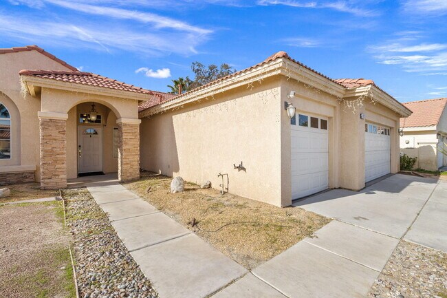 Building Photo - 68215 Pasada Rd