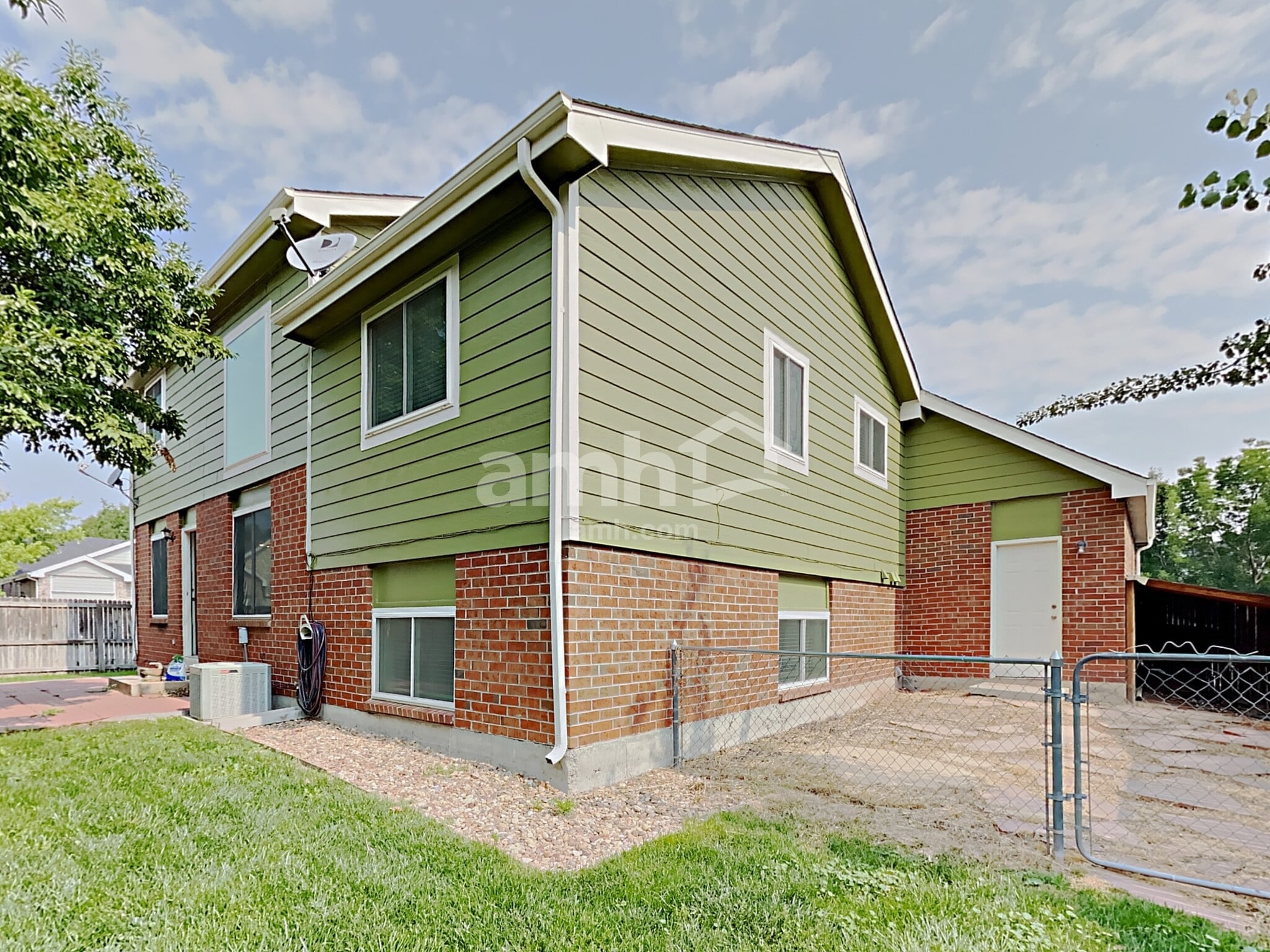 Building Photo - 13091 Dexter St