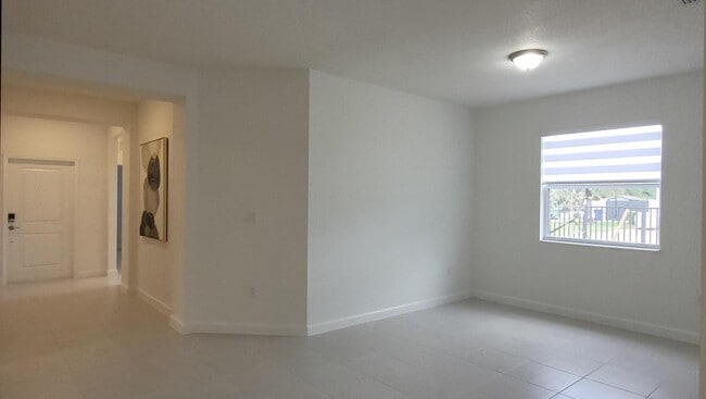 Building Photo - 16105 SW 149th Ave