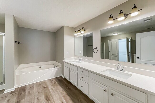 Building Photo - 7087 Littlebrook Way