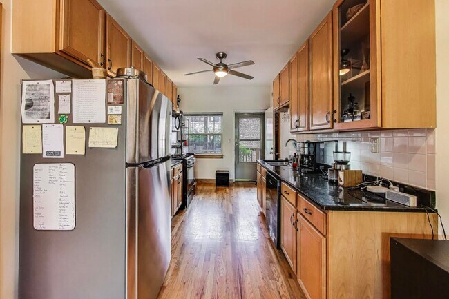 Building Photo - 2745 W Le Moyne St