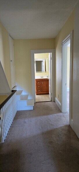 Building Photo - 12 Folger Ave