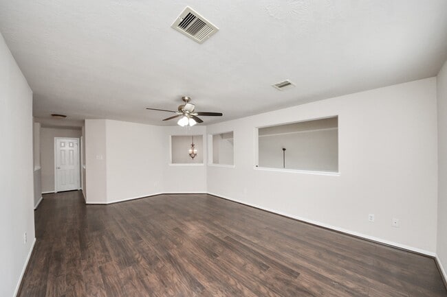 Building Photo - 24523 Red Bluff Tr