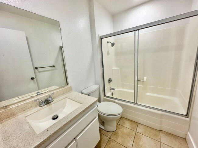 Building Photo - Remodeled  2 Bedroom Condo Near SDSU!!