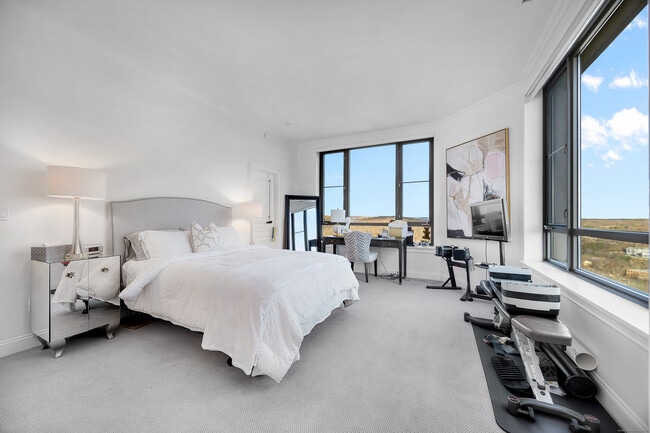 Building Photo - 100 Parrott Drive