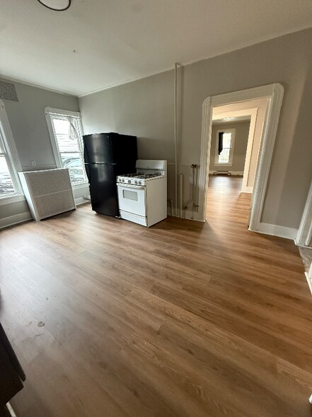 Building Photo - 269 W Main St