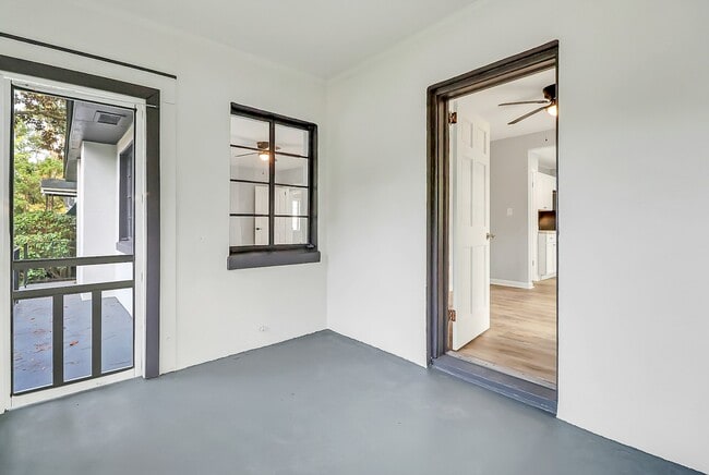 Building Photo - 1513 E 37th St