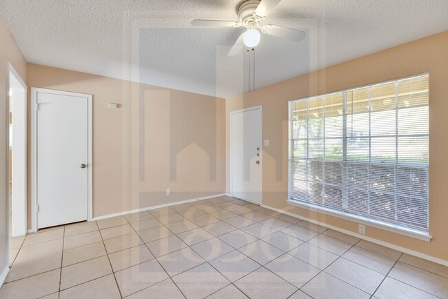 Building Photo - 8701 Clarewood Dr