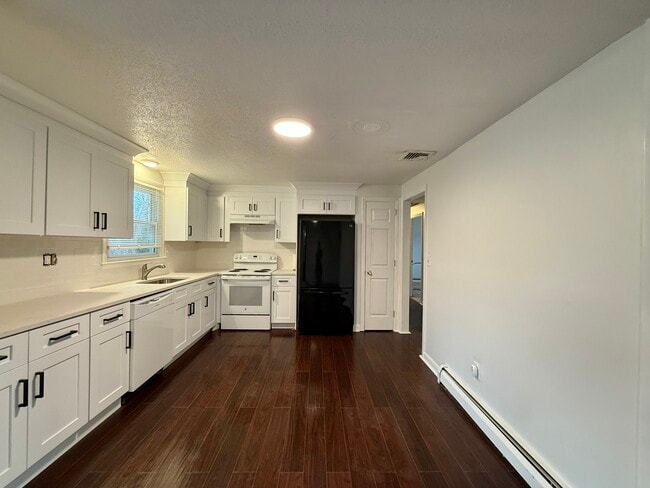 Building Photo - 123 Worthington Rd