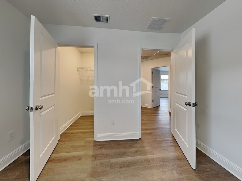 Building Photo - 1526 Blue Nile Pt