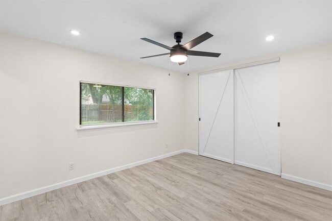 Building Photo - 2508 Dovemeadow Dr