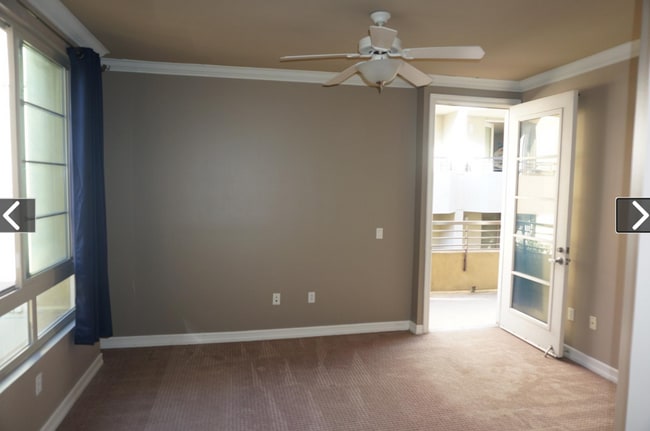 Building Photo - Spacious Condo in East Village area