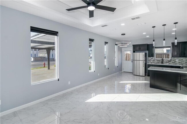 Building Photo - 18 N Emerald Ave