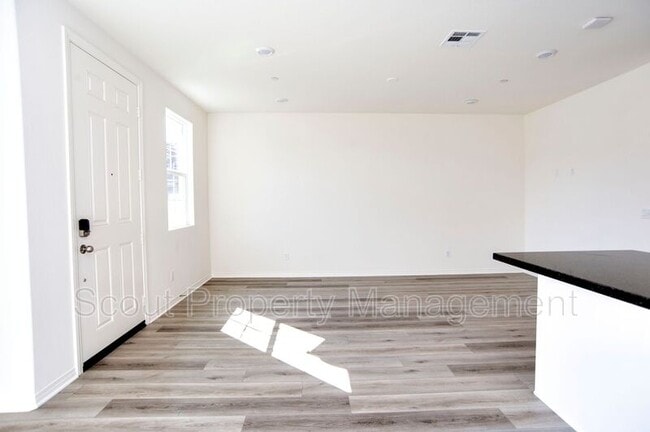 Building Photo - 24131 Tuscany Ave