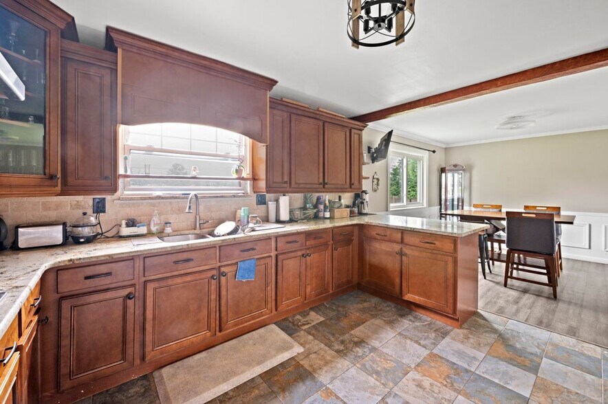 Building Photo - 7590 Violet Cir