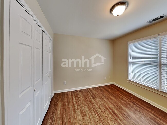 Building Photo - 2011 Aldbury Ln