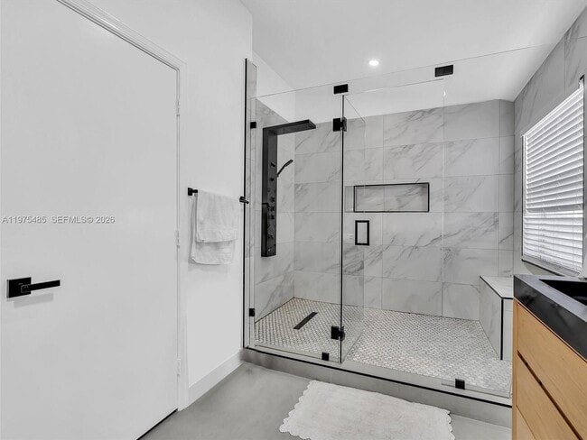 Building Photo - 4962 SW 32nd Way