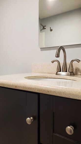 Bathroom - 1650 Cedarwood Dr