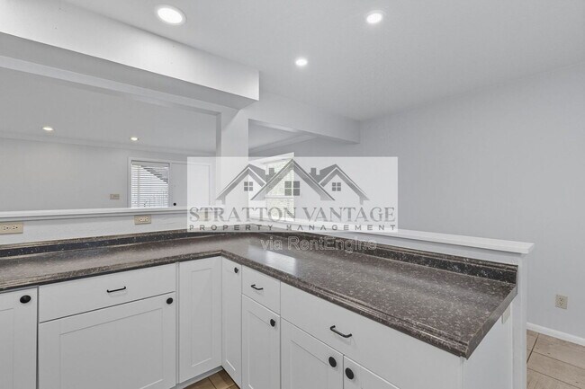 Building Photo - 4114 E Calle Redonda