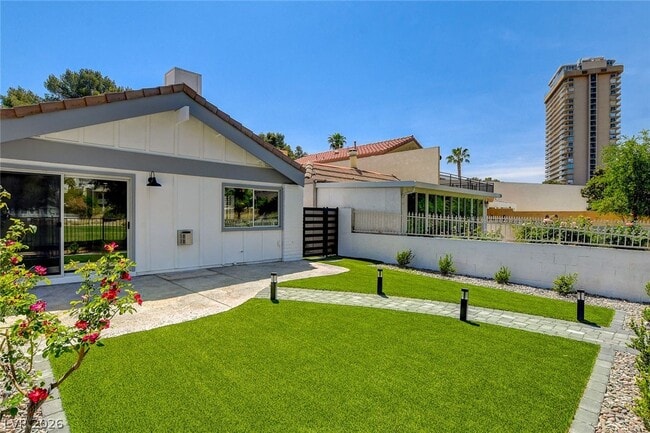 Building Photo - 2999 Bel Air Dr