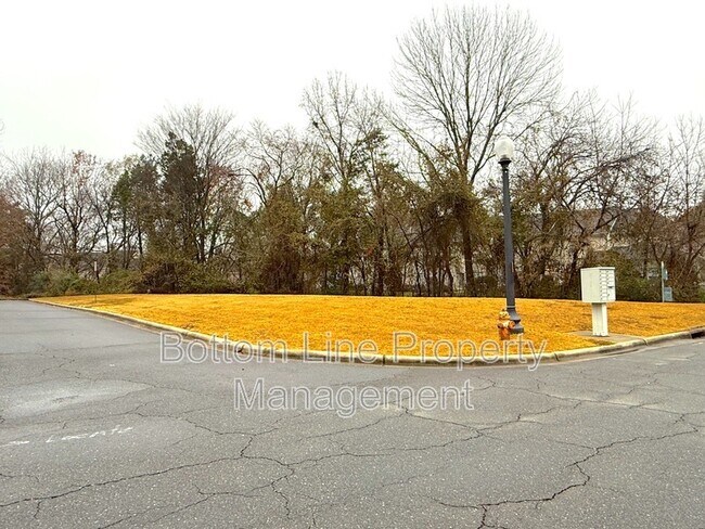 Building Photo - 13450 Savannah Point Dr