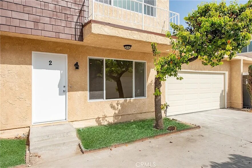 Building Photo - 8839 Cedros Ave