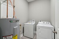 Building Photo - 5050 Walnut St