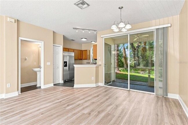 Building Photo - 13710 Forest Lake Dr