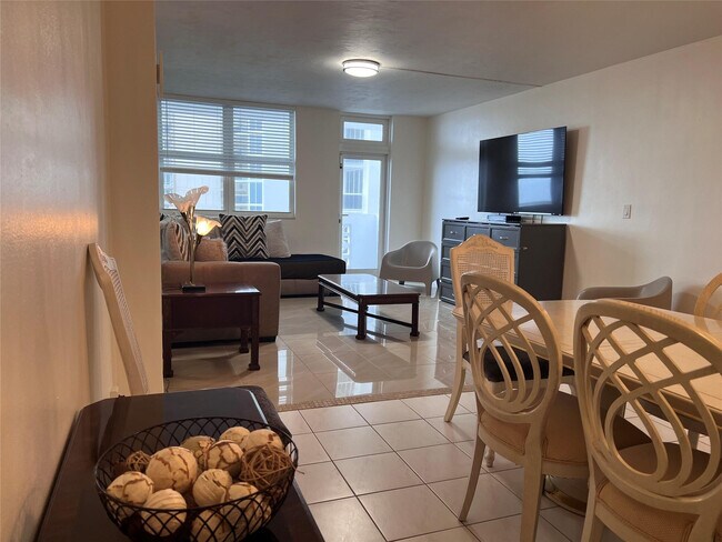 Building Photo - 4250 Galt Ocean Dr