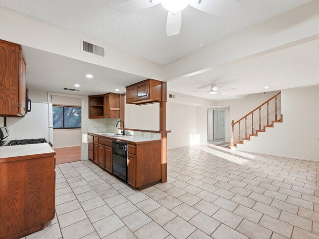 Building Photo - Home with a POOL!