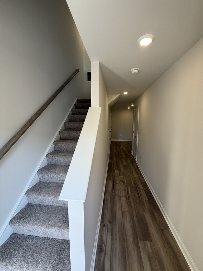 Building Photo - 125 Kinkade Ct