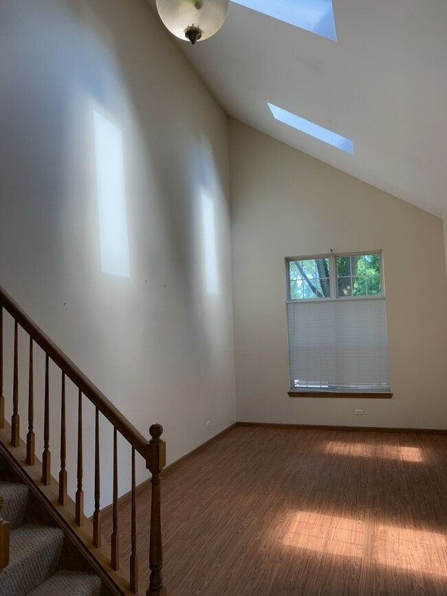 Building Photo - 257 Rainier Way
